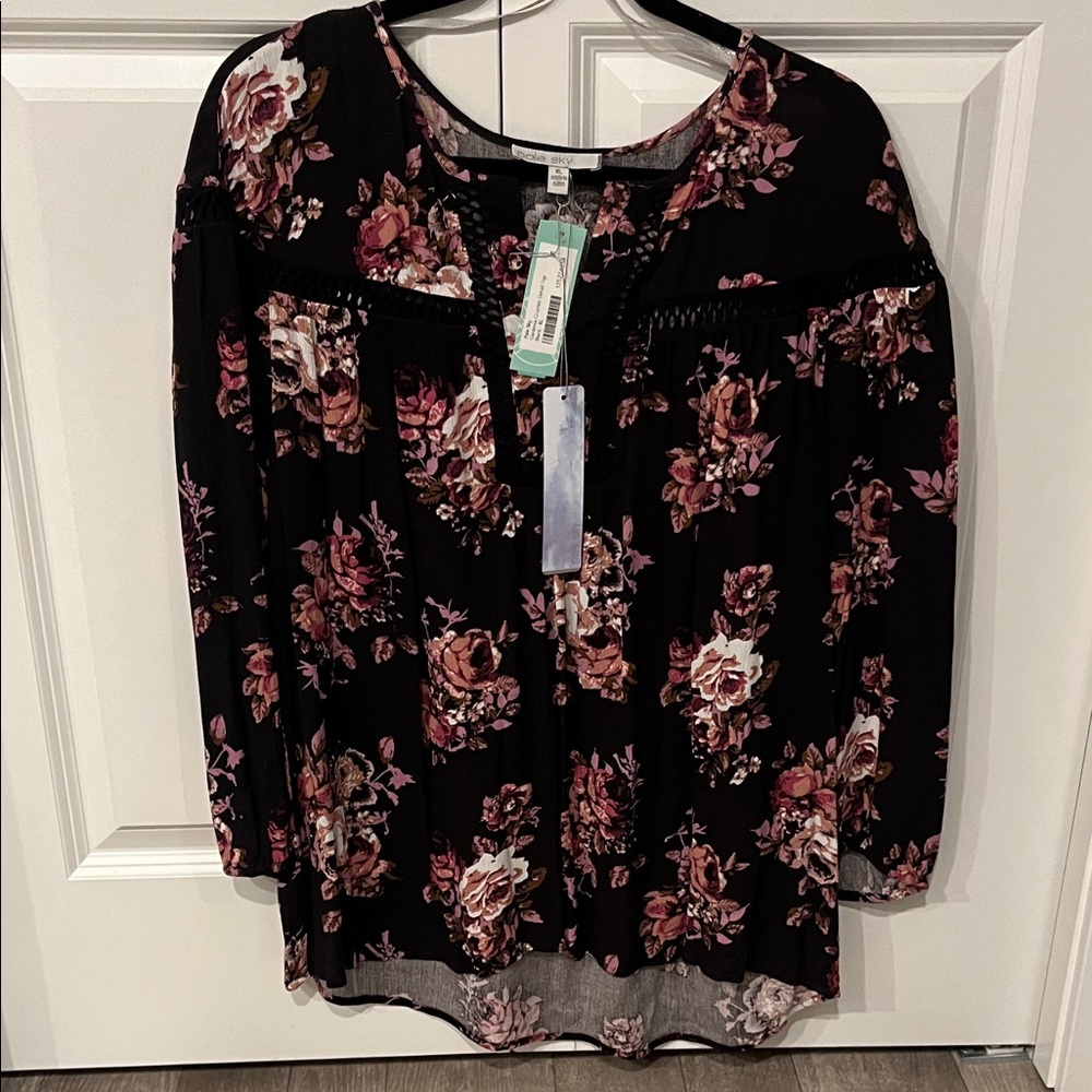 Chic Floral Women's Blouse in Black and Pink
